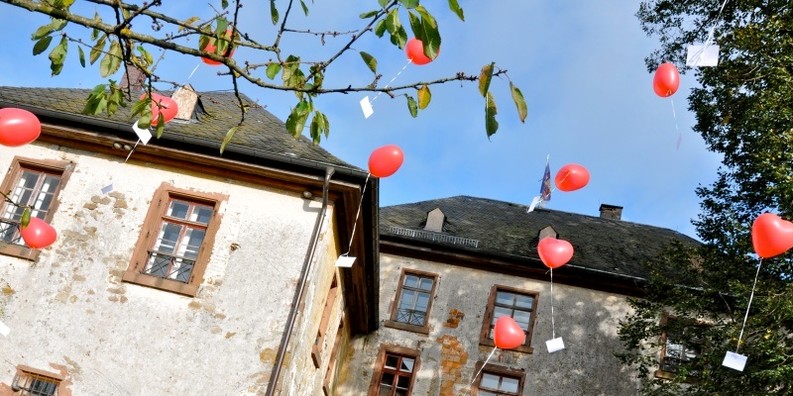 Romantische Hochzeit am Schloss