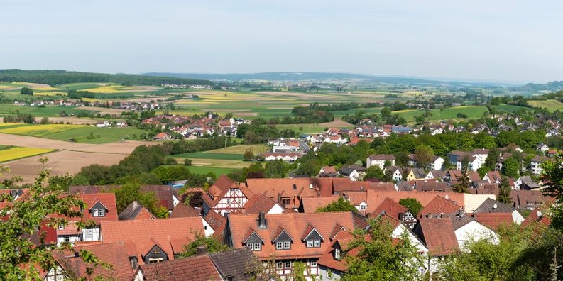 Blick auf Schloss- Zeigt eine vergrößerte Version