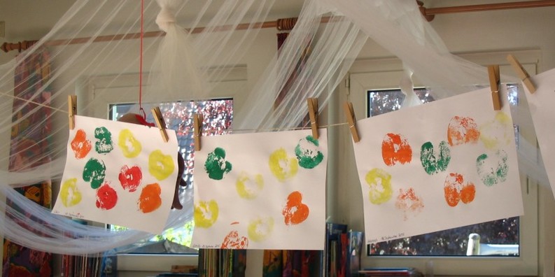 Kunstwerke mit Äpfeln Kunstwerke mit Äpfeln - Zeigt eine vergrößerte Version