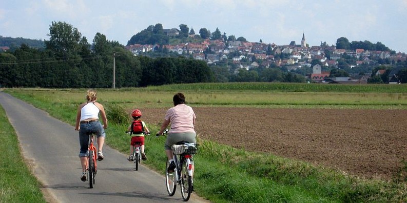 Radfahrer bei Homberg- Zeigt eine vergrößerte Version
