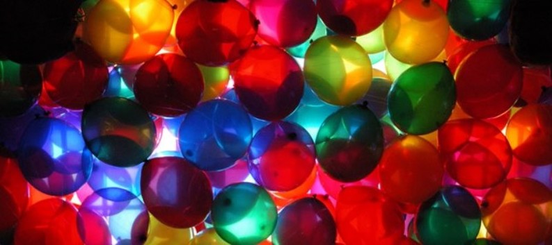 Kunstwerk mit Luftballons Kunstwerk mit Luftballons