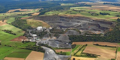 Basaltsteinbruch in Nieder-Ofleiden- Zeigt eine vergrößerte Version