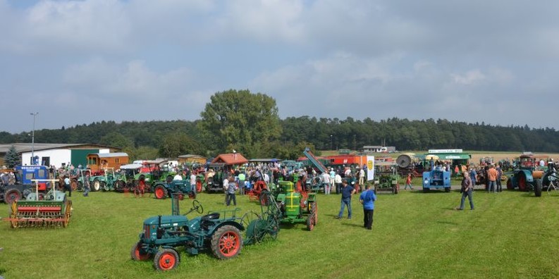 Oldtimerausstellung Dannenrod- Zeigt eine vergrößerte Version