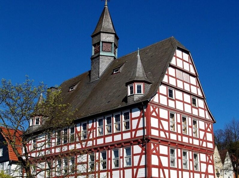 Rathaus Homberg Purr 800x600.jpg