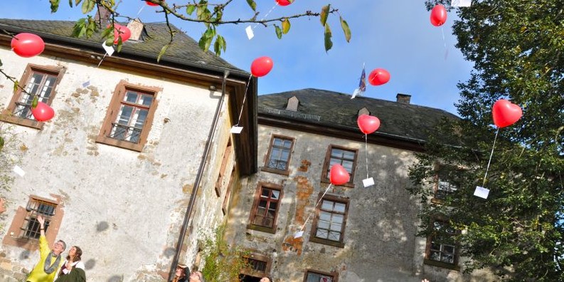 Hochzeit auf Schloss Homberg- Zeigt eine vergrößerte Version