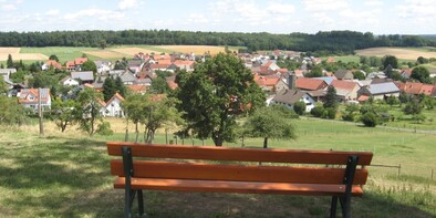 Bank mit Aussicht in Deckenbach