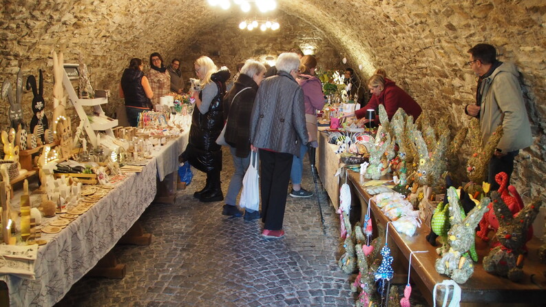 Kreativmarkt im Weinkeller