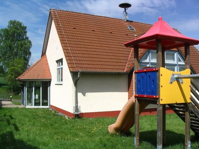 Spielplatz hinter dem DGH Gontershausen- Zeigt eine vergrößerte Version